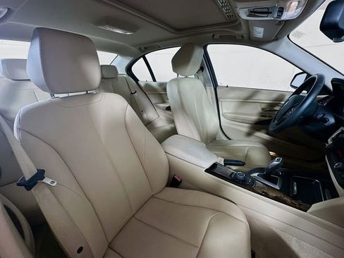 Used 2013 BMW 320i xDrive Sedan image 28