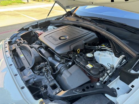 Used 2018 Jaguar F-PACE Premium AWD/4WD image 16