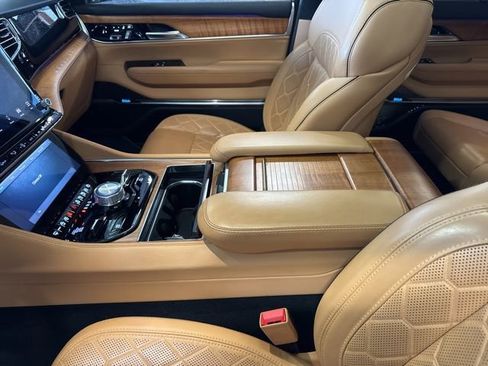 Used 2023 Jeep Grand Wagoneer L Series III w/ HD Trailer Tow Package image 17