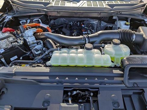 New 2025 Ford F150 Lariat w/ Equipment Group 502A High image 18