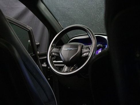 Used 2019 Chrysler Pacifica Limited w/ Advanced Safetytec Group image 14