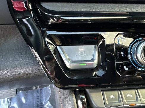 Used 2025 GMC Sierra 1500 AT4 w/ AT4 Premium Package image 39