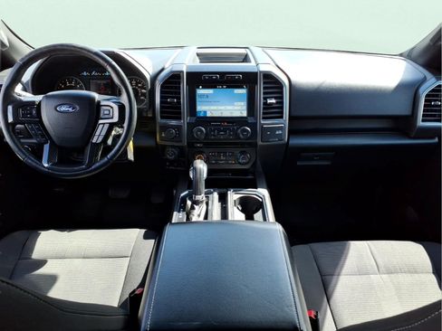 Used 2017 Ford F150 XLT w/ Equipment Group 302A Luxury AWD/4WD image 8