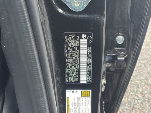 Used 2025 Toyota Prius LE image 22