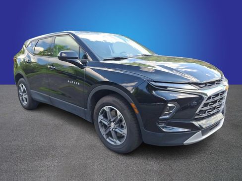 Used 2025 Chevrolet Blazer LT AWD/4WD image 3