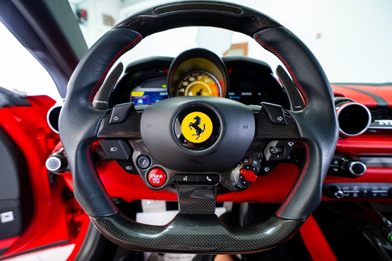 Used 2020 Ferrari 812 Superfast RWD image 82