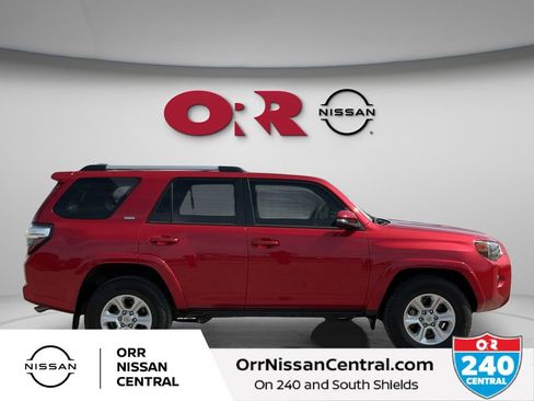 Used 2022 Toyota 4Runner SR5 Premium w/ Moonroof Package RWD image 4