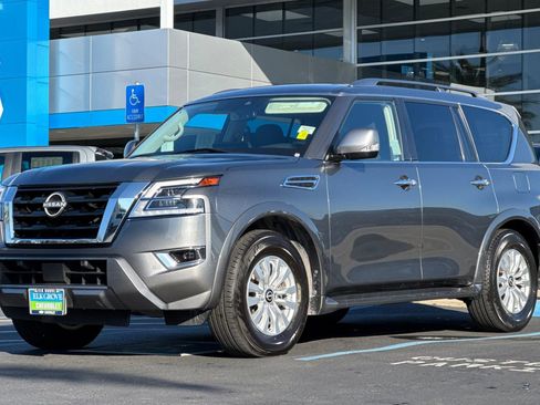 Used 2023 Nissan Armada SV image 7