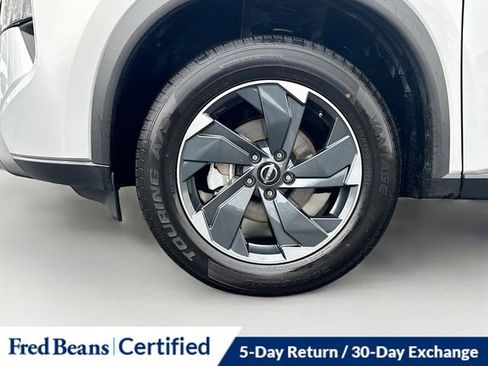 Used 2024 Nissan Rogue SV image 31