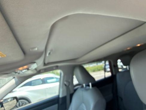 Used 2021 Toyota Highlander XLE FWD image 6