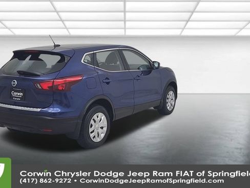 Used 2019 Nissan Rogue Sport S image 14
