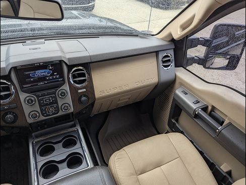 Used 2014 Ford F250 Lariat w/ Lariat Interior Package AWD/4WD image 26