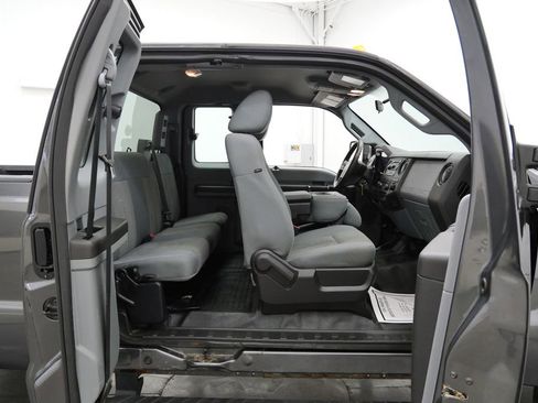 Used 2015 Ford F250 XL w/ Power Equipment Group image 19