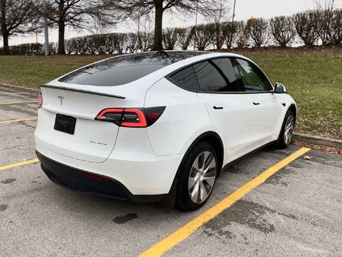 Used 2021 Tesla Model Y Long Range image 3