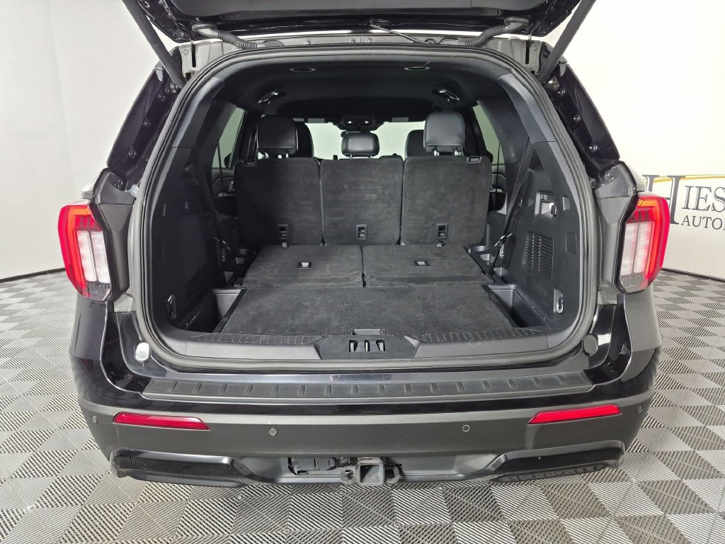 Used 2025 Ford Explorer ST-Line w/ ST-Line Street Pack AWD/4WD image 32