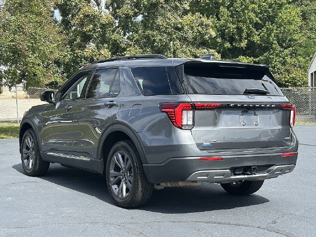 Used 2025 Ford Explorer Active w/ Active Comfort Package AWD/4WD image 5