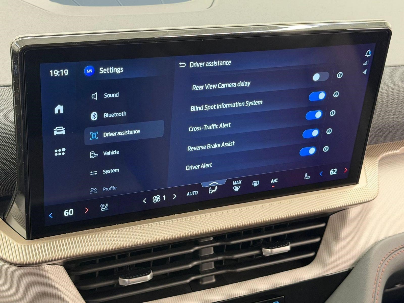 New 2026 Ford Explorer Active w/ Active Comfort Package AWD/4WD image 32