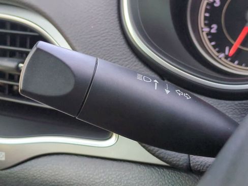 Used 2019 Jeep Cherokee Latitude w/ Popular Appearance Group image 25