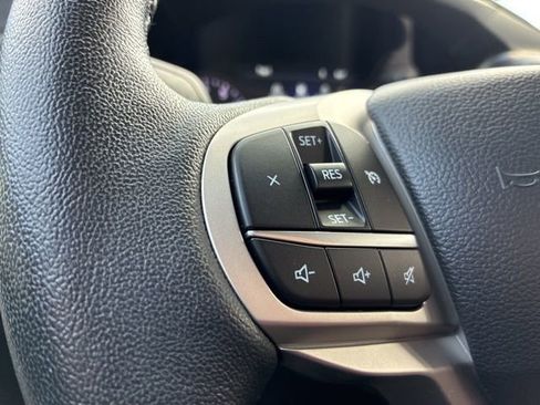 Used 2022 Ford Explorer XLT w/ Equipment Group 202A image 28