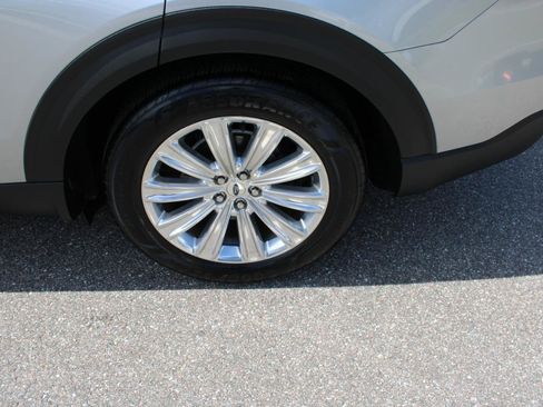 Used 2020 Ford Explorer Limited RWD image 4