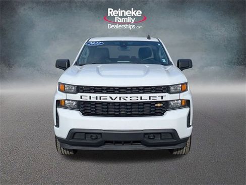 Used 2022 Chevrolet Silverado 1500 Custom w/ Safety Confidence Package image 2