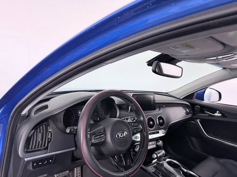 Used 2018 Kia Stinger Premium image 26
