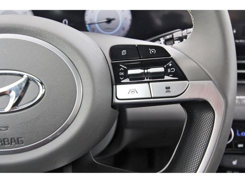 Used 2023 Hyundai Elantra SEL w/ Convenience Package image 16