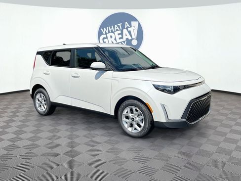 New 2025 Kia Soul LX w/ LX Technology Package image 3