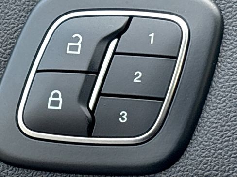 Used 2025 Ford Escape ST-Line Elite image 29