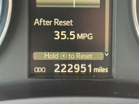 Used 2018 Toyota Corolla XSE image 22