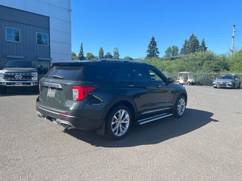 Used 2023 Ford Explorer Platinum w/ Technology Package AWD/4WD image 3