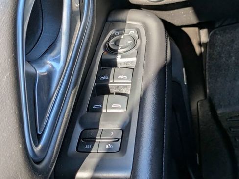 Used 2021 Chevrolet Suburban LT RWD image 27