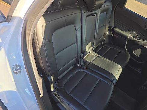 Used 2022 Ford Escape SEL image 11