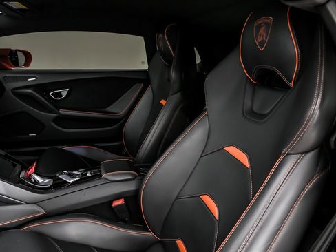 Used 2021 Lamborghini Huracan EVO image 23