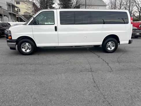 Used 2017 Chevrolet Express 3500 LT w/ LT Preferred Equipment Group RWD image 4