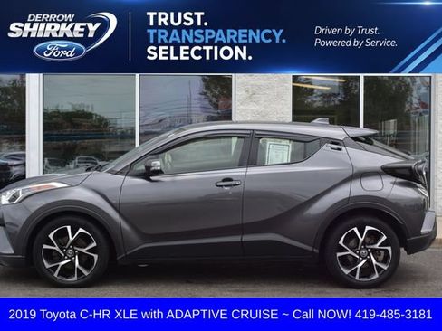Used 2019 Toyota C-HR XLE FWD image 2