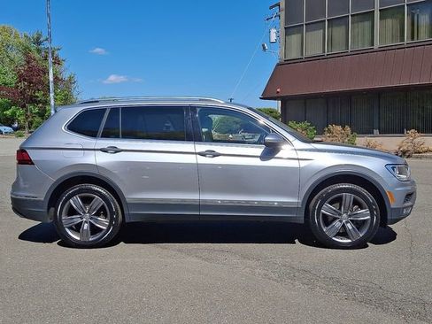 Used 2020 Volkswagen Tiguan SEL AWD/4WD image 12