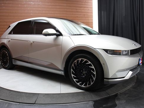 Used 2024 Hyundai Ioniq 5 Limited image 23