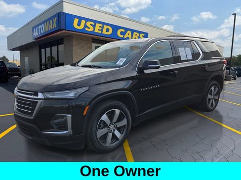 Used 2023 Chevrolet Traverse LT w/ LT Premium Package AWD/4WD image 1