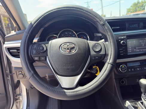 Used 2016 Toyota Corolla LE FWD image 11