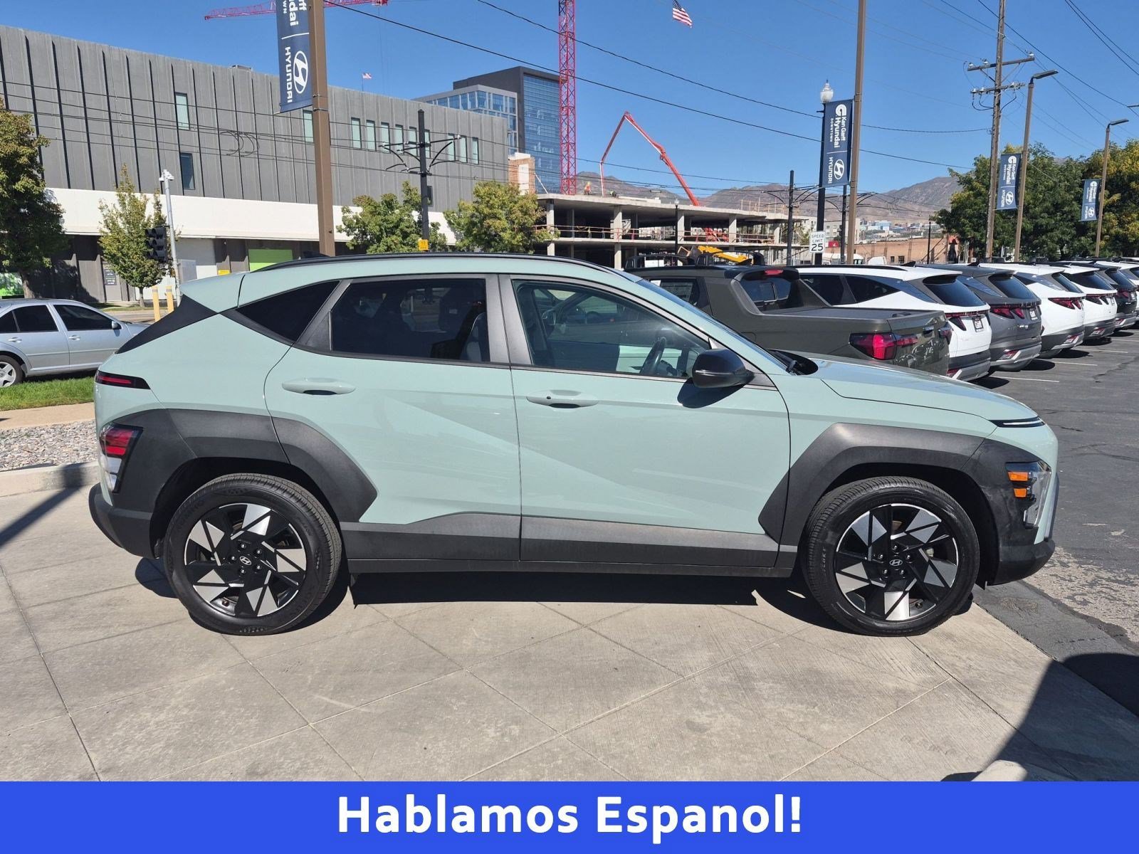 Used 2025 Hyundai Kona SEL FWD image 2