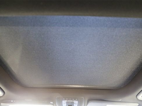 Used 2024 Mercedes-Benz GLB 250 4MATIC image 19