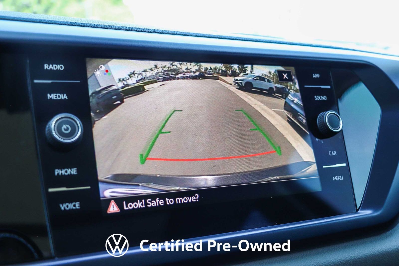 Certified 2023 Volkswagen Taos SE FWD image 26