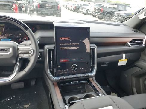 New 2026 GMC Yukon Denali w/ Denali Reserve Package AWD/4WD image 14