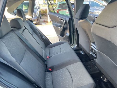 Used 2022 Toyota RAV4 XLE image 15
