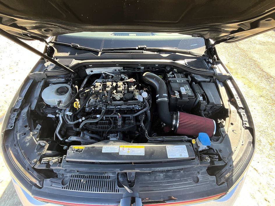 Used 2022 Volkswagen GTI SE FWD image 3