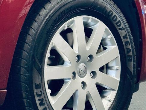 Used 2012 Chrysler Town & Country Touring-L w/ Entertainment Group #2 FWD image 18