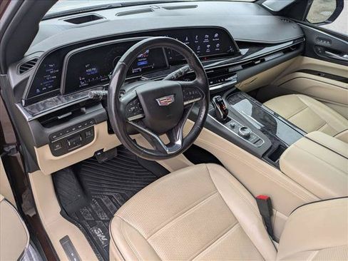 Used 2022 Cadillac Escalade Premium Luxury w/ Performance Package AWD/4WD image 10