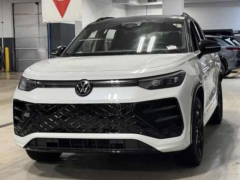 New 2026 Volkswagen Tiguan SE R-Line image 26