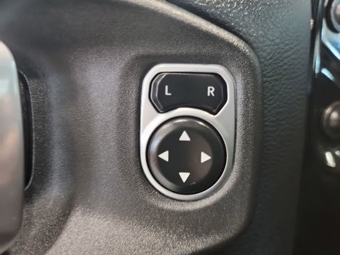Used 2023 Jeep Gladiator Overland AWD/4WD image 12